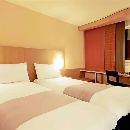 Ibis Sur Seine - Gennevilliers 3*